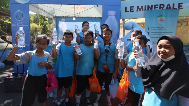 Le Minerale menjadi air mineral terpilih pada acara Hari Anak Nasional 2023 yang dihadiri 1.500 anak di Solo Safari Park pada Sabtu (29/7).