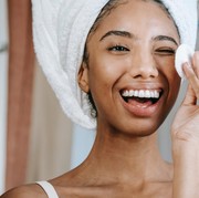 Ini Urutan Skincare Pagi yang Tepat Biar Hasilnya Beneran Glowing, Terapkan Mulai Besok!