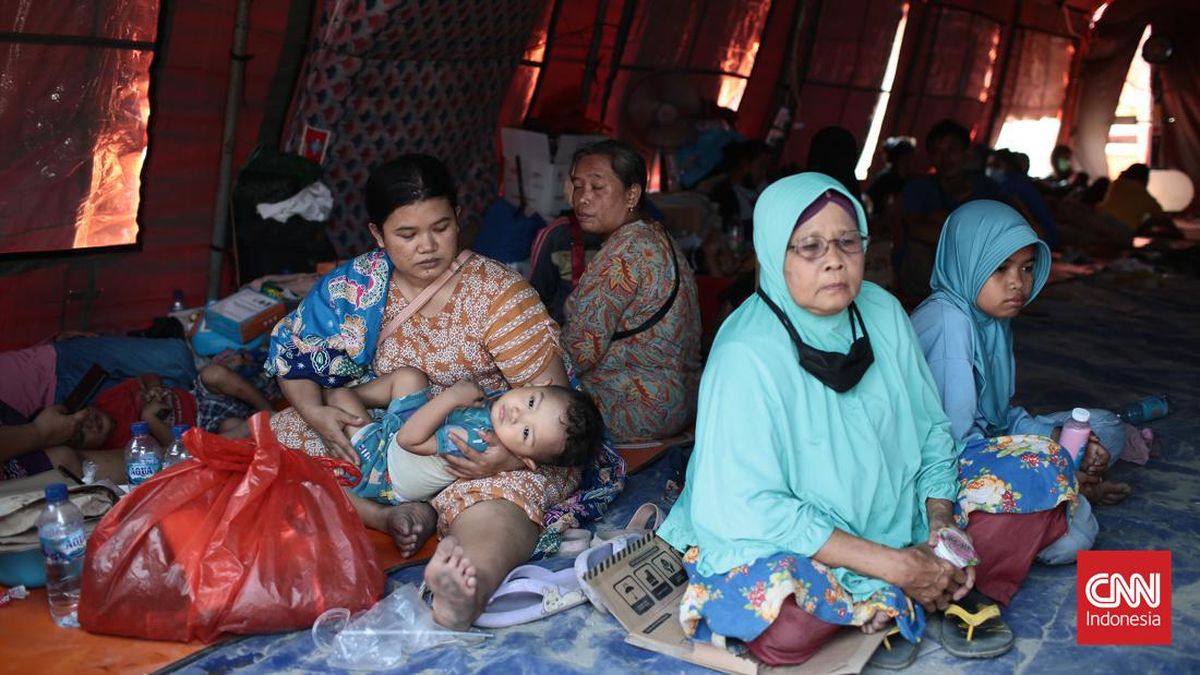 FOTO: Sisa Kebakaran dan Situasi Pengungsian di Tenda Muara Kapuk