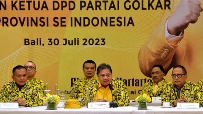 Hasil rapat DPD Golkar tingkat I bersama Ketua Umum Airlangga Hartarto disebut telah mendorong agar partai beringin segera mengumumkan arah dukungan Pilpres.