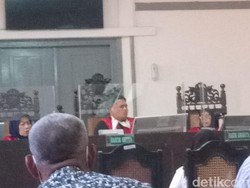Dakwaan Kasus Potong Kemaluan Suami Tak Dibacakan, Pengacara: Hakim Ngilu