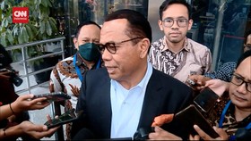 VIDEO: Tersangka Kasus Basarnas Mulsunadi Gunawan Serahkan Diri Ke KPK