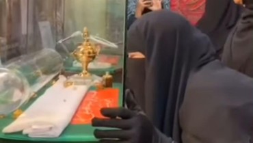 7 Momen Umi Pipik Nangis Lepas Cadar Saat Lihat Rambut & Jenggot Rasulullah