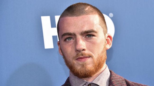 Ibunda Angus Cloud disebut bilang anaknya "kemungkinan overdosis" saat menemukan aktor bintang Euphoria itu tak sadarkan diri pada Senin (31/7).