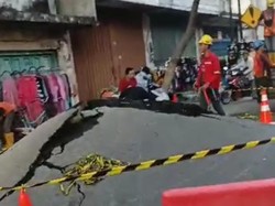 Tanda-tanda Aspal Meletek di Pasar Kembang Muncul Sejak Sehari Sebelumnya