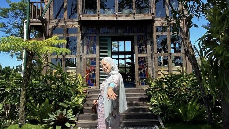 Feni Rose
