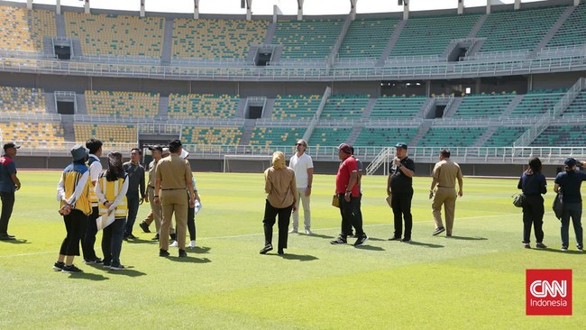 Ketua Umum PSSI Erick Thohir memaparkan usulan ke FIFA agar Piala Dunia U-17 2023 hanya menggunakan empat stadion saja.