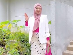 4 Gaya Inara Rusli ala Barbie Syariah, Intip Padu Padan Hijab dan Outfitnya