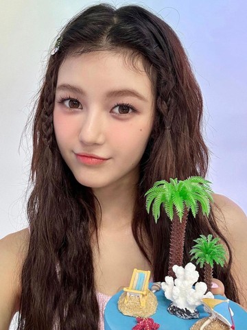 img-title 6 Gaya Rambut Hippie Perm yang Populer di Kalangan Selebriti Korea