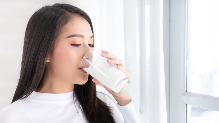 Ilustrasi Minum Susu Ilustrasi Minum Susu