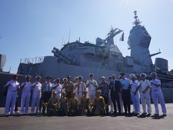 Kapal Perang Australia Sandar di Perak, Ini Kegiatannya Selama di Surabaya
