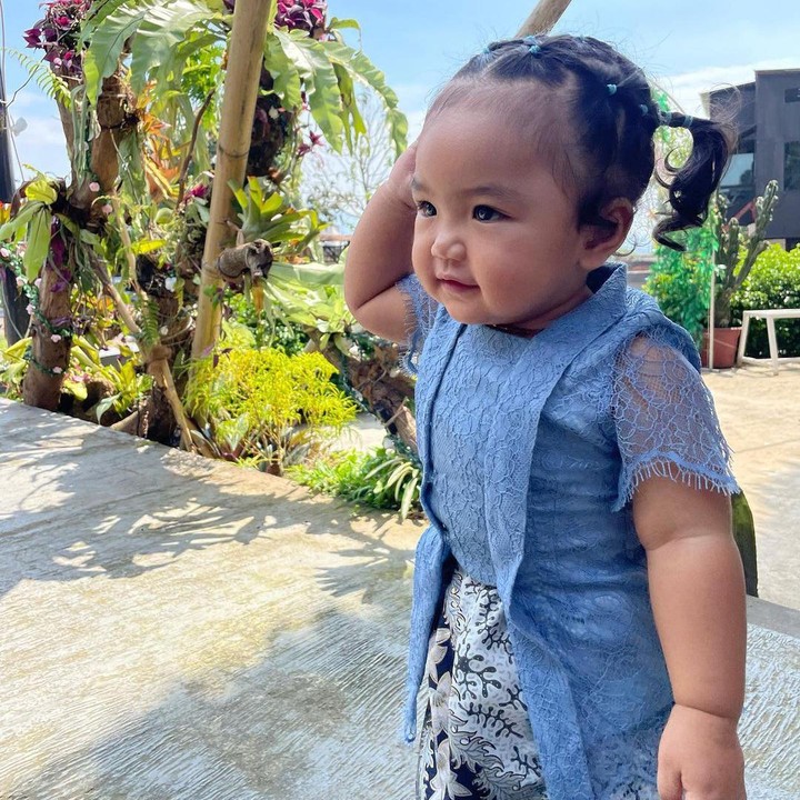 <p>Siti Badriah melahirkan anak pertamanya, Xarena Zenata Denallie Baharudin, pada 18 Maret 2022. Kini, Xarena sudah genap berusia satu tahun, Bunda. (Foto: Instagram: @xarenazenata)</p>