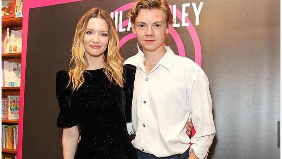 Talulah Riley dan Thomas Brodie-Sangster Talulah Riley dan Thomas Brodie-Sangster