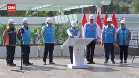 VIDEO: Mensesneg Pamer Sistem Kelistrikan Modern di Istana Presiden