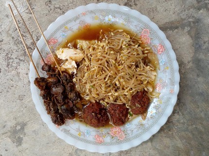 3 Resep Lontong Balap Surabaya yang Sederhana Berkuah Gurih