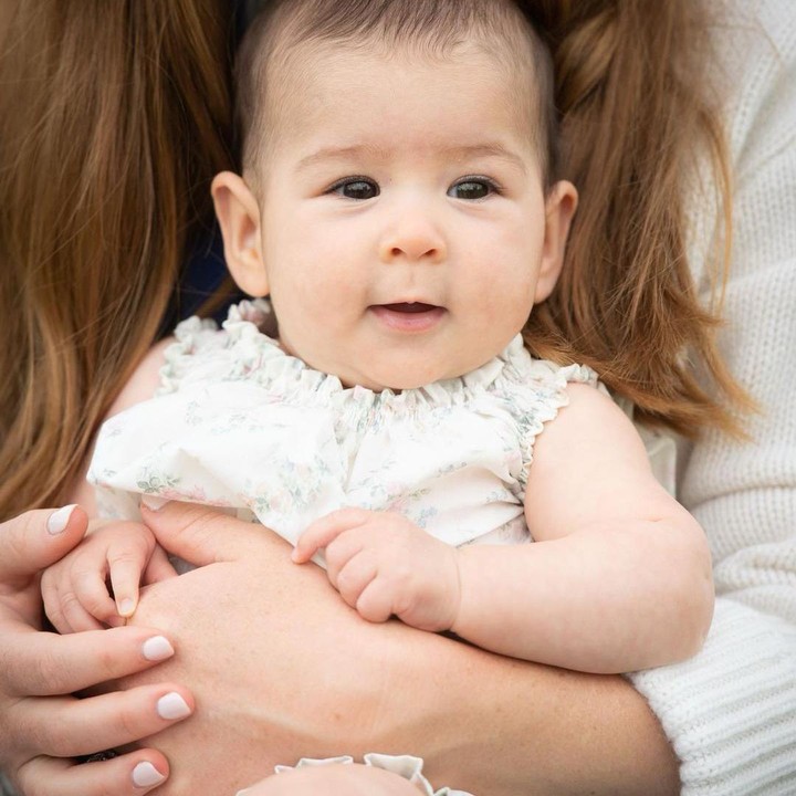 <p>Berikut ini potret ketika bayi tersebut masih berumur 4 bulan. "Leila 4 bulan," tutur Jennifer. Menggemaskan, ya Bunda? (Foto: Instagram @jenngatesnassar)<br /><br /><br /></p>