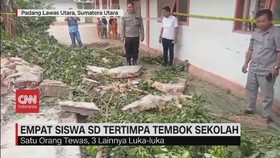VIDEO: Empat Siswa SD Tertimpa Tembok Sekolah