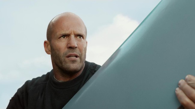 Review The Meg 2: terlepas dari segala cerita yang bikin garuk kepala, film ini jadi hiburan menyenangkan bagi penggemar yang rindu Jason Statham.