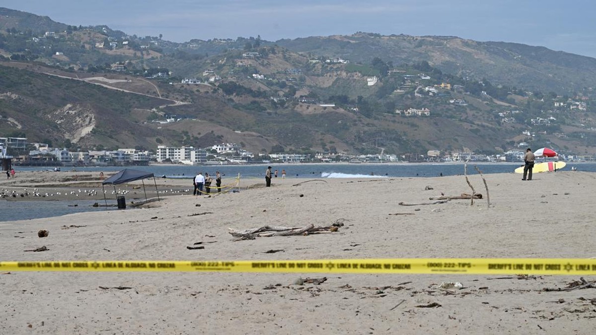 FOTO: Geger Penemuan Mayat dalam Tong di Pantai Malibu