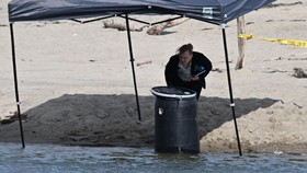 FOTO: Geger Penemuan Mayat dalam Tong di Pantai Malibu