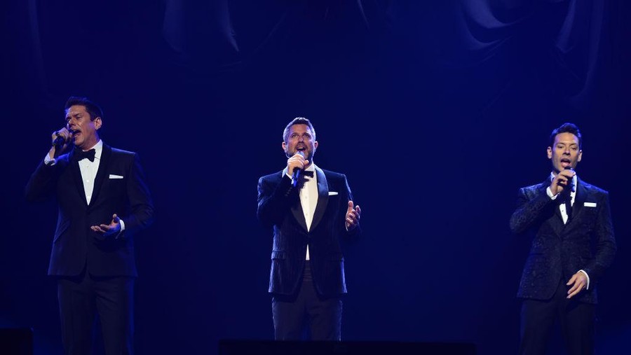 IL DIVO MIAMI, FL - FEBRUARY 27: David Miller, Sebastien Izambard and Urs Buhler of Il Divo’s perform live on stage during the “Greatest Hits Tour” at James L. Knight Center on February 27, 2022 in Miami, Florida. Following the tragic passing of Il Divo’s Carlos Marin, the remaining members of the group will proceed with their tour in tribute to Marin. The tour, previously, the “For Once in My Life Tour” will go on as the “Greatest Hits Tour”. (Photo by Johnny Louis/Getty Images)