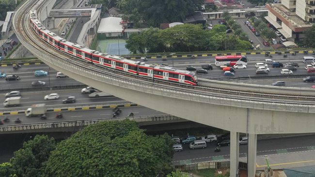 Untuk naik LRT Jabodebek, kamu hanya perlu membayar Rp5 ribu. LRT Jabodebek sendiri beroperasi dari pukul 5.00 WIB sampai 23.30 WIB.