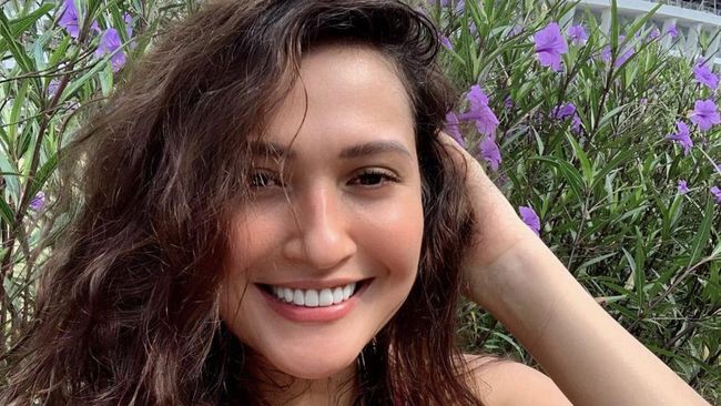 Profil Karenina Maria Anderson, aktris dan model yang ditangkap polisi atas dugaan penyalahgunaan narkoba pada Selasa (1/8).