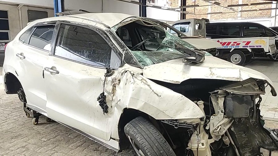 Mobil Randy Kjaernett Penampakan mobil Rendy Kjaernett.