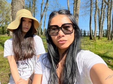 Potret Slow Life Anggun C Sasmi yang Tinggal di Pedesaan Prancis