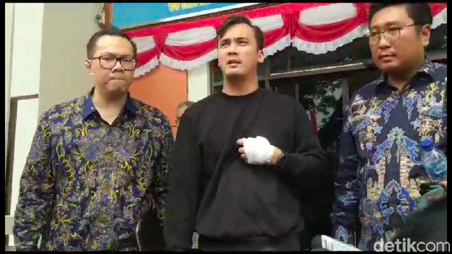 Rawat Lady Usai Kecelakaan, Rendy Kjaernett: Dia yang Paling Penting di Dunia Rawat Lady Usai Kecelakaan, Rendy Kjaernett: Dia yang Paling Penting di Dunia