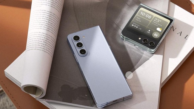 Samsung Electronics Indonesia resmi membuka preorder Galaxy Z Flip5 dan Galaxy Z Fold5 di Indonesia mulai 26 Juli 2023 nanti.