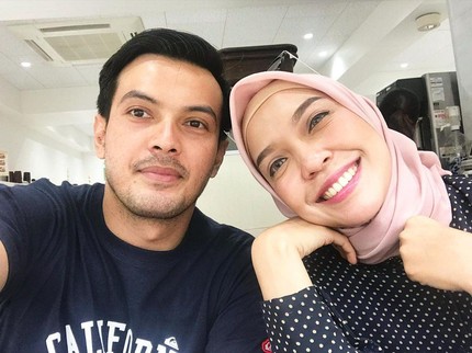 5 Potret Aktor Temmy Rahadi & Istri yang Jarang Tersorot, Sudah Dikaruniai 2 Anak