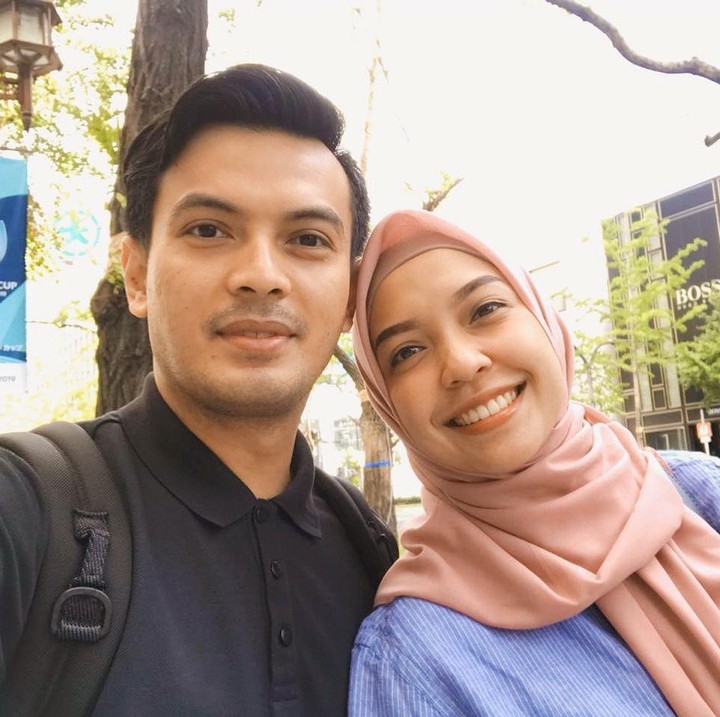 <p>Selama ini, istri Temmy terbilang jarang disorot publik. Meski begitu, pria berusia 39 tahun tersebut kerap mengunggah potret kebersamaan mereka dengan <em>caption</em> manis, lho. (Foto: Instagram @temmyrahadi99)<br /><br /><br /></p>