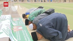 VIDEO: Panji Gumilang Tersangka, Warga Sujud Syukur