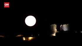 VIDEO: Melihat Supermoon dari Langit Kuil Poseidon Yunani