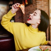 Ada Pekerjaan Unik, Jadi 'Pizza Influencer' Bisa Dapat Gaji hingga Rp1,6 Miliar! Tertarik?