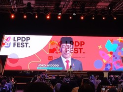 Dana LPDP Tembus Rp 139 T, Jokowi Minta Genjot SDM buat Kendaraan Listrik