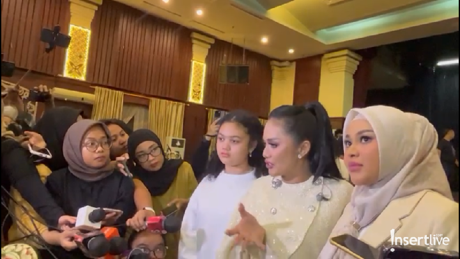 Krisdayanti, Aurel Hermansyah, dan Amora Lemos