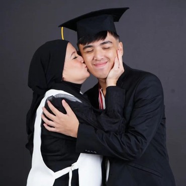 Kisah Andhara Early Terpaksa Tak Terima Ijazah Anak karena Nunggak Biaya