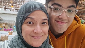 MASALAH WISUDA ANAK
