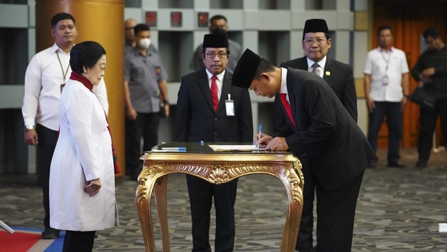 Rektor Unhan Amarulla Octavian dilantik sebagai Wakil Kepala BRIN pada Kamis (3/8).