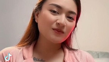 Tampil Seksi, 7 Potret Nathalie Holscher Pamer Tato yang Dihapus demi Sule
