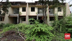 FOTO: Penampakan Puluhan Rumah Mewah Terbengkalai di Pulogadung