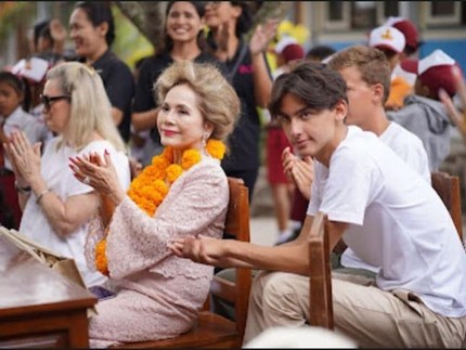 5 Momen Kebersamaan Dewi Sukarno dan Frederik Kiran, Cucu Bule dari Presiden Soekarno