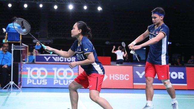 Ganda campuran Indonesia Rinov Rivaldy/Pitha Haningtyas melangkah ke babak kedua Kejuaraan Dunia Badminton 2023 usai mengalahkan Hiroki Midorikawa/Natsu Saito.