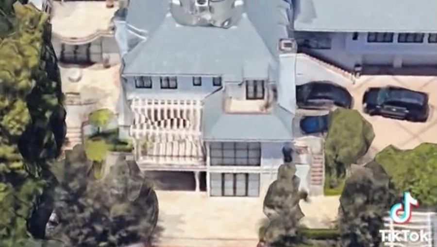 Rumah Nia Ramadhani di Beverly Hills