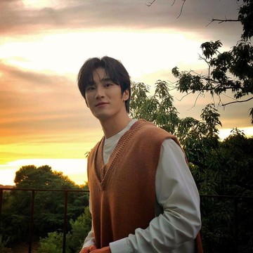 img-title Selain Ahn Bo Hyun, 3 Aktor Korea Tampan Ini Ternyata Juga Berpacaran dengan Idol K-Pop
