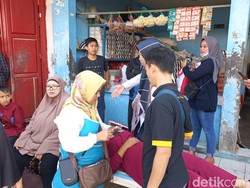 Pedagang Karedok di Sukabumi Pingsan Saat Ada Kunjungan Jokowi