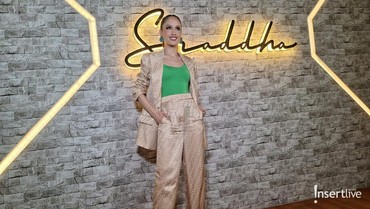 img-title Tak Peduli Dikritik, Cinta Laura Pede Pakai Baju Seksi