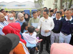 Heru Budi Tinjau Pengungsian Korban Kebakaran di Kapuk Muara Jakut